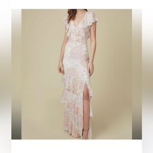 Wayf The Campbell Ruffle Tiered Maxi Blush Hydrangea Dress
Size: XS